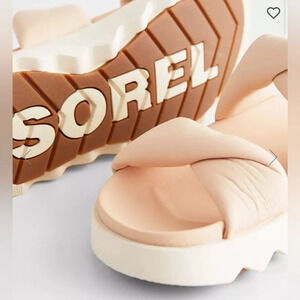 Sorel Women's Tan and Cream Sandals